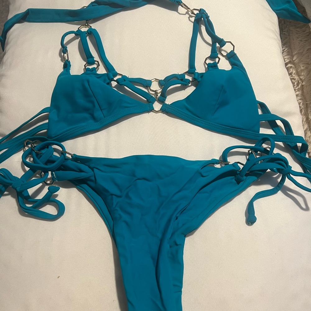 Elegant Teal Strappy Bikini Set